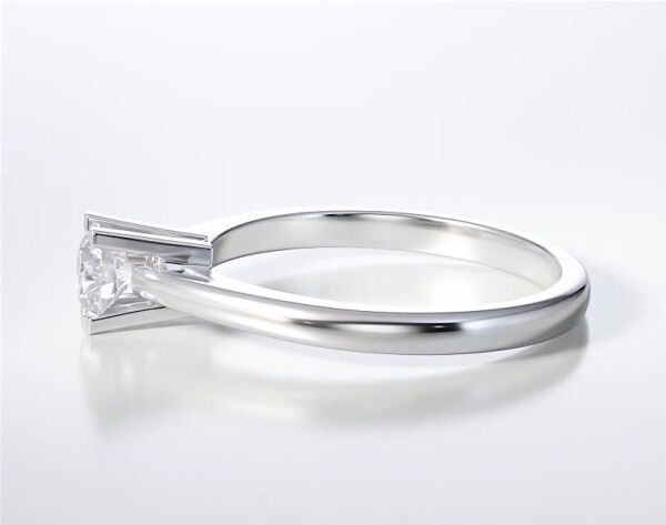 Engagement ring LR341